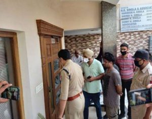 Read more about the article जिला बार काउंसिल के पूर्व चेयरमैन की पत्नी की बेदर्दी से हत्या, खौफनाक वारदात से फैली सनसनी