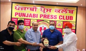 Read more about the article पंजाबी प्रेस क्लब द्वारा विधायक सुशिल रिंकू को किया गया सम्मानित