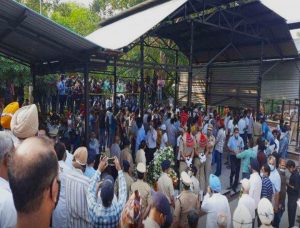 Read more about the article पंचतत्व में विलीन हुए फ्लाइंग सिख मिल्खा सिंह , चंडीगढ़ में राजकीय सम्मान के साथ अंतिम संस्कार