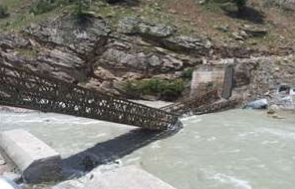 Read more about the article बड़ी खबर : हिमाचल के किन्‍नौर जिले में भूस्‍खलन से नौ पर्यटकों की मौत, दो घायल