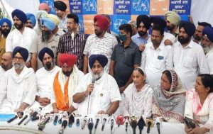 Read more about the article जगबीर बराड़ शिरोमणि अकाली दल में हुए शामिल , सुखबीर बादल ने उन्हें जालंधर कैंट क्षेत्र से 2022 विधानसभा चुनाव के लिए अकाली दल-बसपा का उम्मीदवार घोषित किया