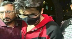 Read more about the article क्रूज पर ड्रग्स पार्टी पर NCB ने की रेड , शाहरुख़ खान के बेटे आर्यन समेत 8 लोग हिरासत में, पूछताछ जारी