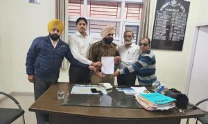 Read more about the article जालंधर के छुटभैये नेता के खिलाफ फूटा डिजीटल मीडीया एसोसिएशन( DMA) के पत्रकारों का गुस्सा, पुलिस अधिकारी को सौंपी शिकायत