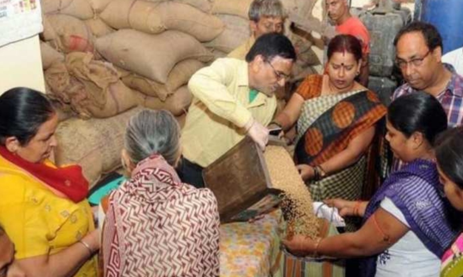 You are currently viewing क्या 30 नवंबर के बाद मुफ्त अनाज योजना जारी रहेगी या नहींं, जानिए क्या कहा खाद्य सचिव ने