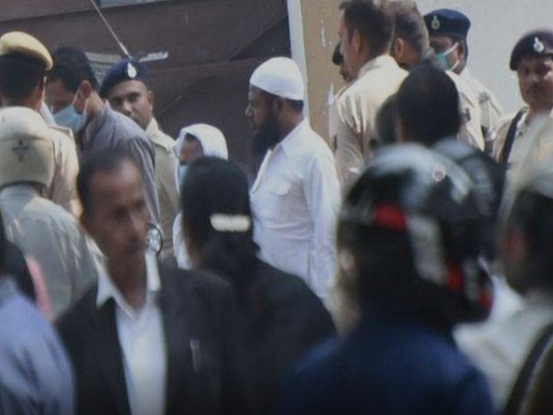 Read more about the article नरेन्द्र मोदी की रैली में ब्लास्ट मामले में चार दोषियों को फांसी की सजा , 2 को आजीवन कारावास