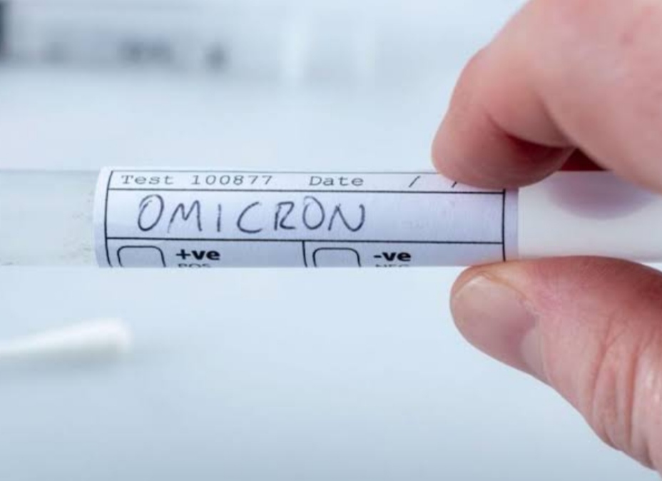 You are currently viewing कोरोना के नए वैरिएंट ओमिक्रोन को लेकर WHO ने कही चिंताजनक बात , मृत्यु दर में हो सकती है वृद्धि