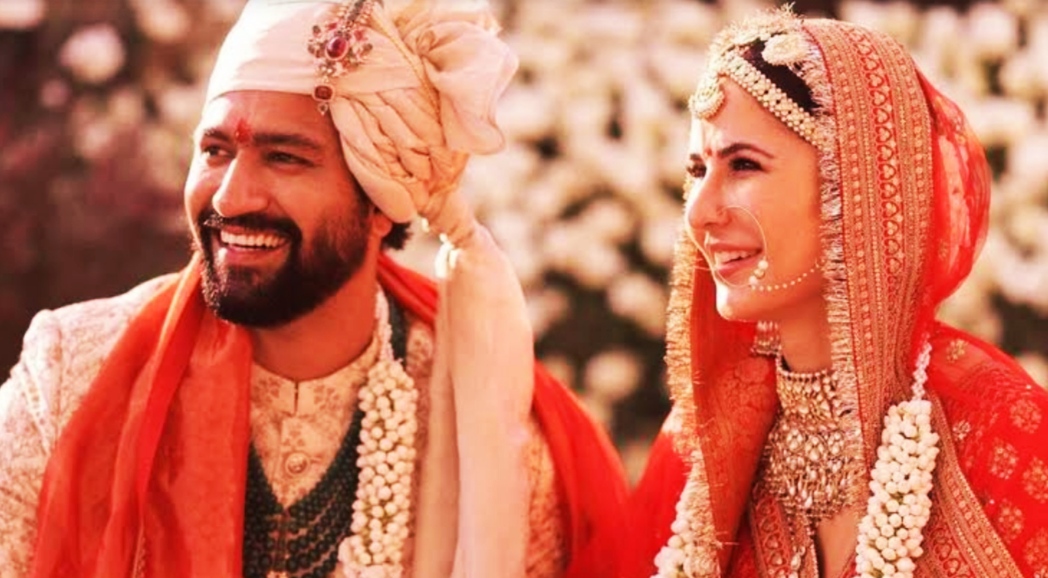 You are currently viewing मशहूर बॉलीवुड अभिनेत्री कटरीना कैफ और विक्की कौशल बंधे शादी के बंधन में , शादी की तस्वीरें आई सामने