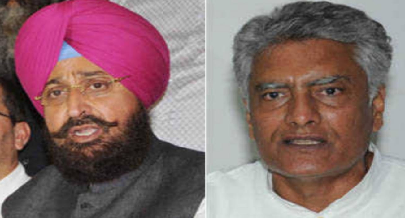 You are currently viewing कांग्रेस हाईकमान ने पंजाब विधानसभा चुनाव को लेकर सुनील जाखड़ और प्रताप सिंह बाजवा को दी बड़ी जिम्मेदारी