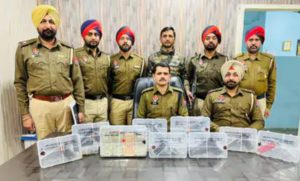 Read more about the article जालंधर दिहाती पुलिस ने बड़े गिरोह का पर्दाफाश करते हुए 9 पिस्तौल, 14 मैगज़ीन, 16 रौंद और 2.50 लाख रुपए की ड्रग मनी सहित 4 सदस्यों को किया गिरफ्तार