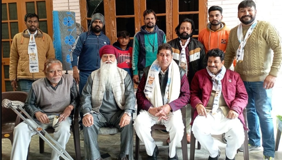 You are currently viewing पार्टी की हर नीतियों को हर घर तक पहुंचाना मेरा प्राथमिक कर्तव्य : रमन अरोड़ा