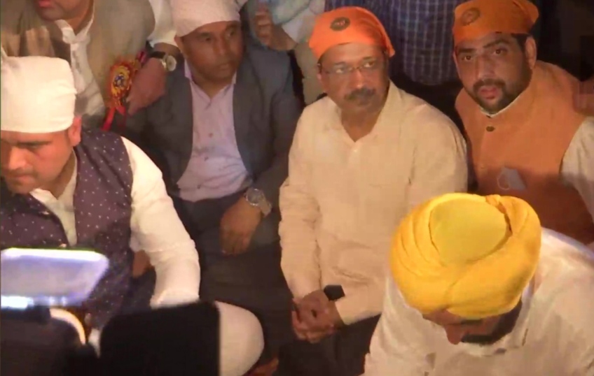 Read more about the article जालंधर में अरविंद केजरीवाल और भगवंत मान ने बूटा मंडी स्थित श्री गुरु रविदास धाम में टेका माथा