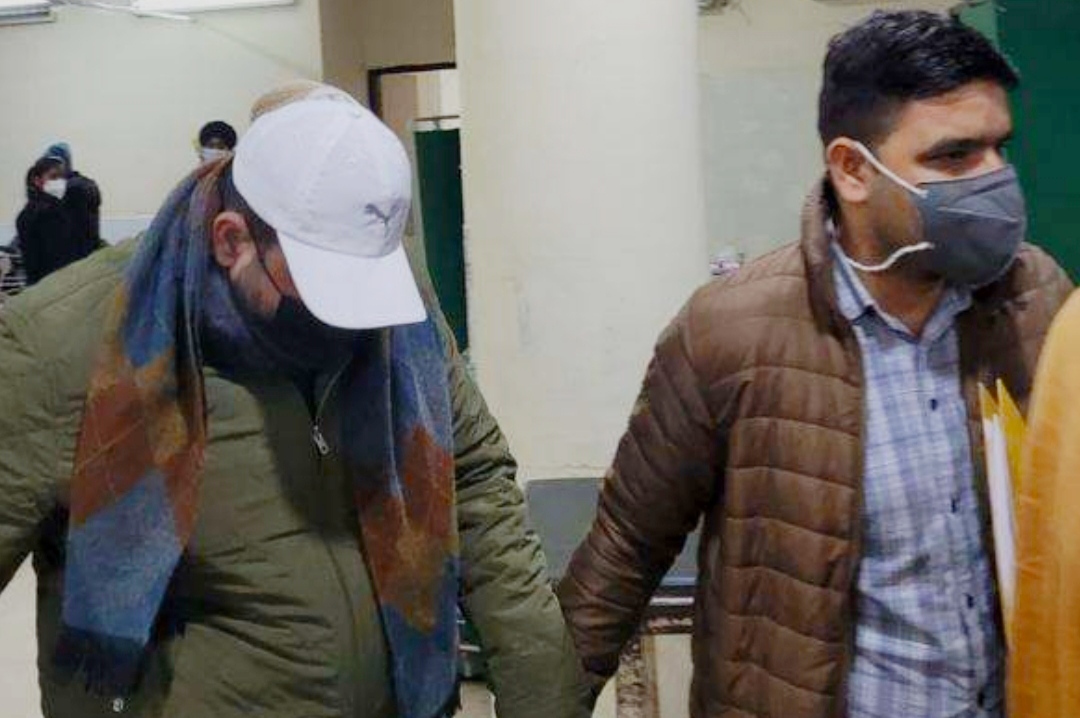 Read more about the article सीएम चरणजीत चन्नी के भांजे हनी की मुश्किलें बढ़ी, न्यायिक हिरासत की अवधि 10 मार्च तक बढ़ाई गई