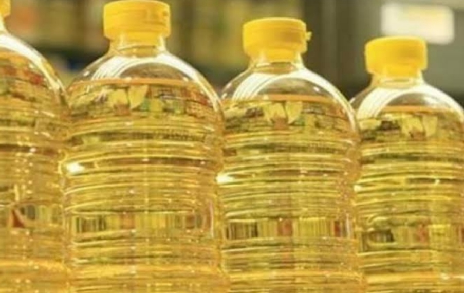 You are currently viewing यूक्रेन युद्ध का असर: रिफाइंड 15 रुपए प्रति लीटर और डालडा 10 रुपये किलो तक हुआ महंगा