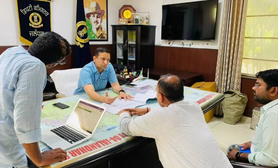 You are currently viewing एन एच ए .आई. की तरफ से पी.ए.पी. रेलवे क्रॉसिंग पर चार मार्गीय फ्लाईओवर के निर्माण के लिए नया प्रस्ताव पेश