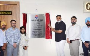 Read more about the article ਪੁਲਿਸ ਕਮਿਸ਼ਨਰ ਜਲੰਧਰ ਵੱਲੋਂ ਕਮਿਸ਼ਟਨਰੇਟ ਜਲੰਧਰ ਦੇ ਅਧਿਕਾਰੀਆਂ/ਕ੍ਰਮਚਾਰੀਆਂ ਨਾਲ ਕੀਤੀ ਗਈ ਵੈਲਫੇਅਰ ਮੀਟਿੰਗ