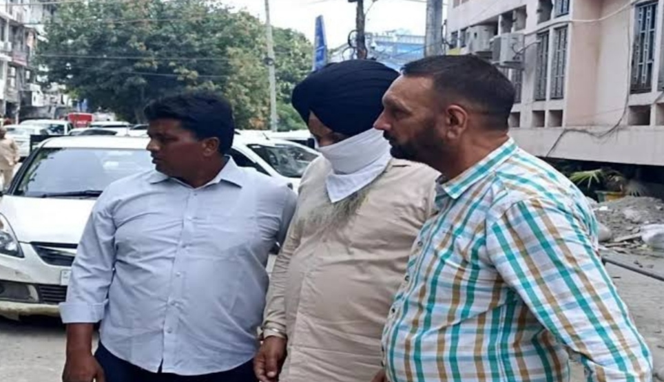 You are currently viewing लुधियाना इंप्रूवमेंट ट्रस्ट की EO और क्लर्क को विजीलेंस टीम ने किया गिरफ्तार