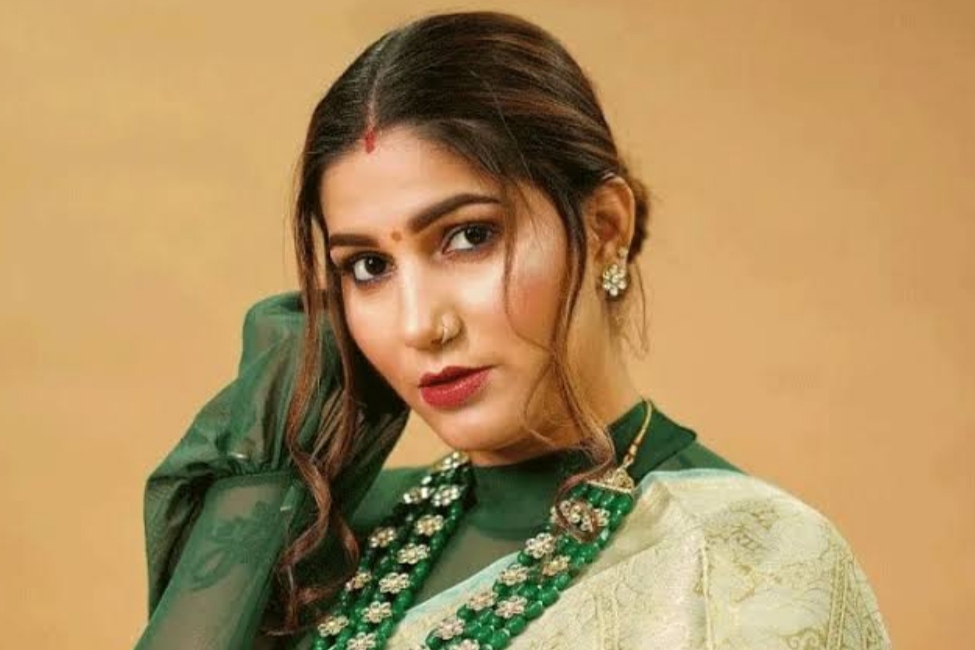 You are currently viewing मशहूर डांसर सपना चौधरी के खिलाफ गिरफ्तारी वारंट जारी