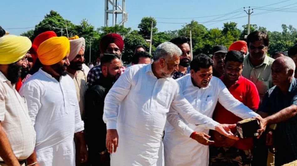 You are currently viewing ਪੰਜਾਬ ’ਚ ਪਹਿਲੀ ਵਾਰ ਕਿਸਾਨਾਂ ਨੂੰ ਖ਼ਰੀਦ ਉਪਰੰਤ ਕੁਝ ਹੀ ਘੰਟਿਆਂ ’ਚ ਅਦਾਇਗੀਆਂ – ਲਾਲ ਚੰਦ ਕਟਾਰੂਚੱਕ