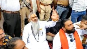 Read more about the article शिवसेना नेता सुधीर सूरी का हुआ पोस्टमार्टम, संस्कार न करने पर अड़ा परिवार