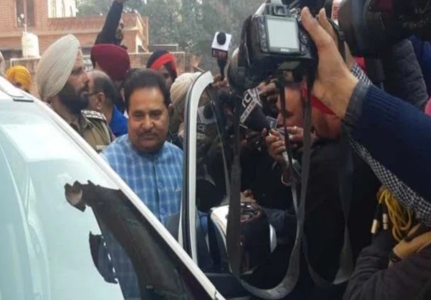 Read more about the article पंजाब के पूर्व डिप्टी सीएम OP सोनी विजिलेंस की रडार पर, 2 घंटे हुई पूछताछ