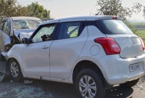 Read more about the article नकोदर फगवाड़ा रोड पर स्विफ्ट और इनोवा कार का हुआ भयानक एक्सीडेंट