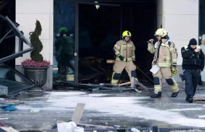 Aquarium filled with millions of liters of water explodes in Germany hotel, thousands of fish died