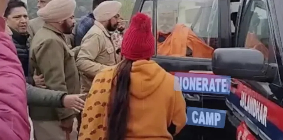 You are currently viewing शिव सेना नेता सुभाष गोरिया को पुलिस की ओर से पकड़ कर थाना डिवीजन 5 में लाया गया