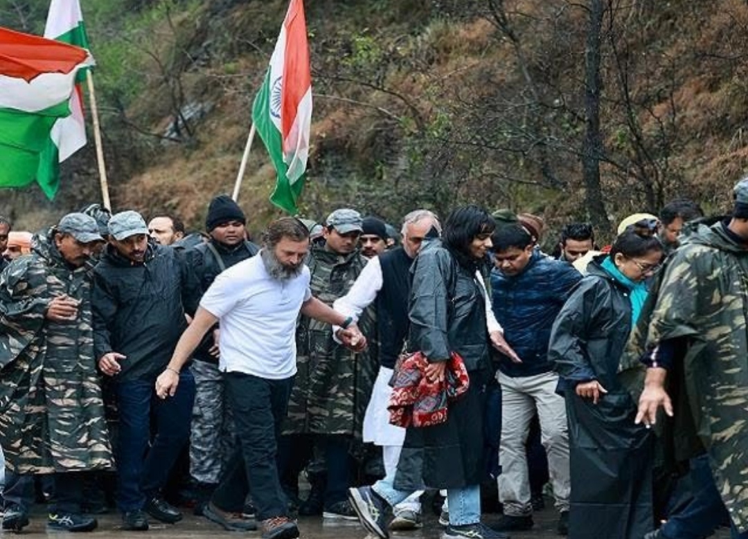 Read more about the article जम्मू कश्मीर में जोरदार बारिश के चलते भारत जोड़ो यात्रा रोकी गई , 27 जनवरी से होगी फिर शुरू