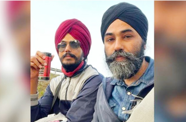 You are currently viewing अमृतपाल सिंह की नई सेल्फी आई सामने , भारत से नेपाल पहुंचने की आशंका