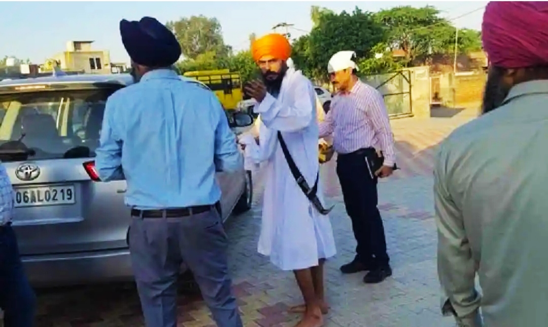 You are currently viewing BIG BREAKING : खालिस्तान समर्थक अमृतपाल सिंह पंजाब के मोगा से गिरफ्तार