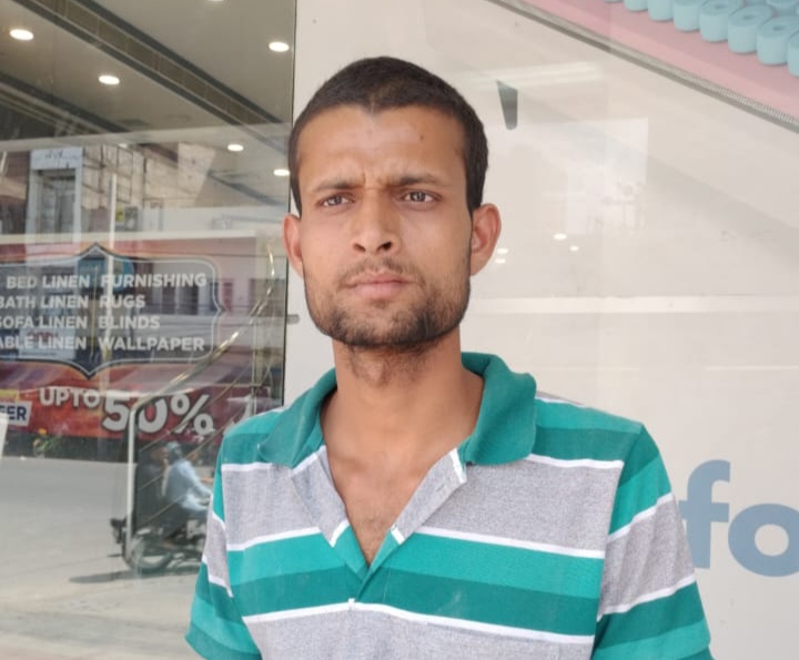 You are currently viewing जालंधर में एक व्यक्ति से 2 लुटेरे मोबाइल छीनकर हो गए फरार