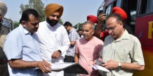 Read more about the article ट्रांसपोर्ट मंत्री लालजीत भुल्लर ने जालंधर के रामामंडी में नाका लगा बसों की चेकिंग की