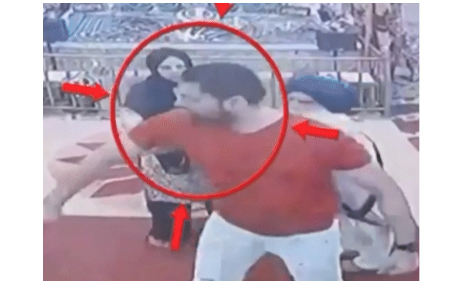 You are currently viewing पंजाब के पटियाला में गुरुद्वारे में हुई फिर बेअदबी , जूते पहन नंगे सिर अंदर घुसा युवक