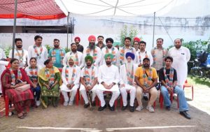 Read more about the article चुनाव प्रचार के अंतिम दिनों में भाजपा को झटका, कई नेता कांग्रेस में शामिल