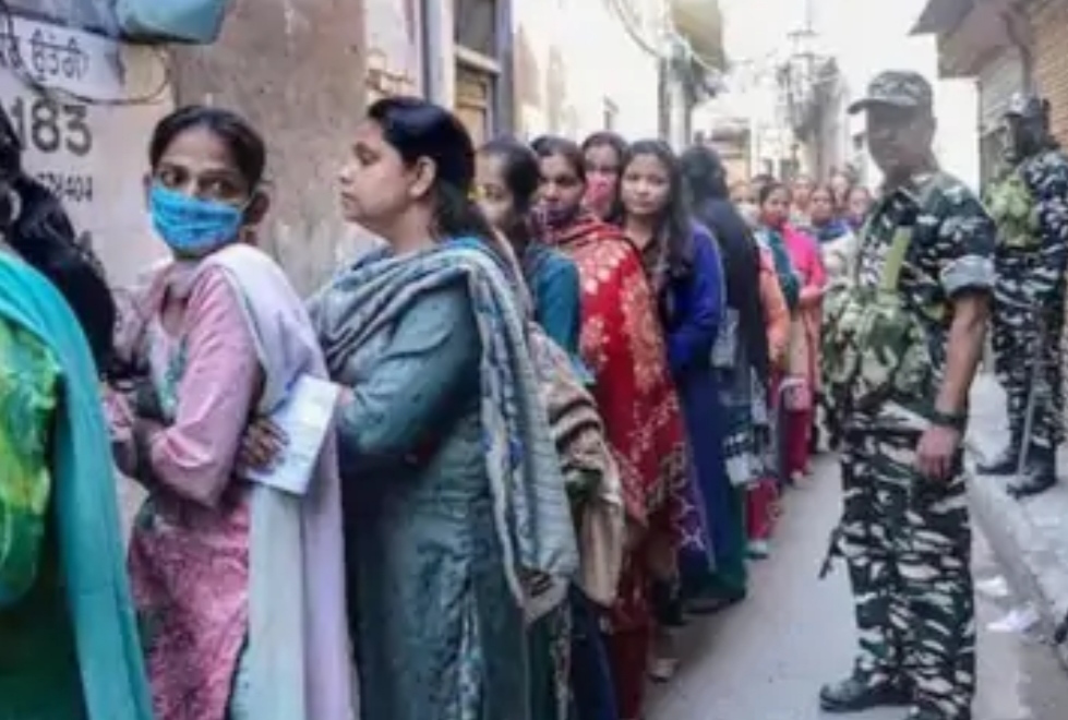 You are currently viewing जालंधर लोकसभा उपचुनाव के लिए वोटिंग जारी, 3 बजे तक 41% वोटिंग, फिल्लौर-शाहकोट में सबसे ज्यादा वोटिंग