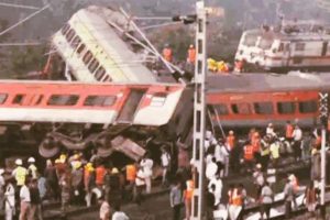 Read more about the article बड़ी खबर : ओडिशा में टकराईं तीन ट्रेने , अब तक 261 की मौत, 900 लोग घायल