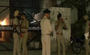 Read more about the article गोल्डन टेंपल के पास बम की सूचना से मचा हड़कंप, आरोपी युवक गिरफ्तार