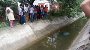 Read more about the article जालंधर में बस्ती बाबा खेल नहर पर पानी में तैरती लाश मिलने से फैली सनसनी