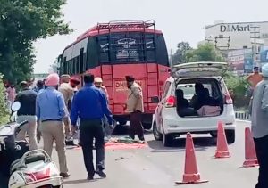 Read more about the article लुधियाना में दर्दनाक हादसा , बस ने एक्टिवा को मारी टक्कर , व्यक्ति को 15 फीट तक घसीटा, शव के हुए टुकड़े-टुकड़े