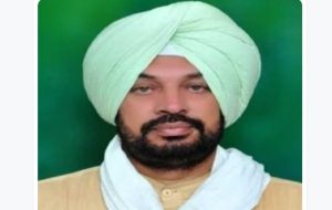 Read more about the article पंजाब में आम आदमी पार्टी में दलित डिप्टी CM बनाए जाने की मांग उठने लगी