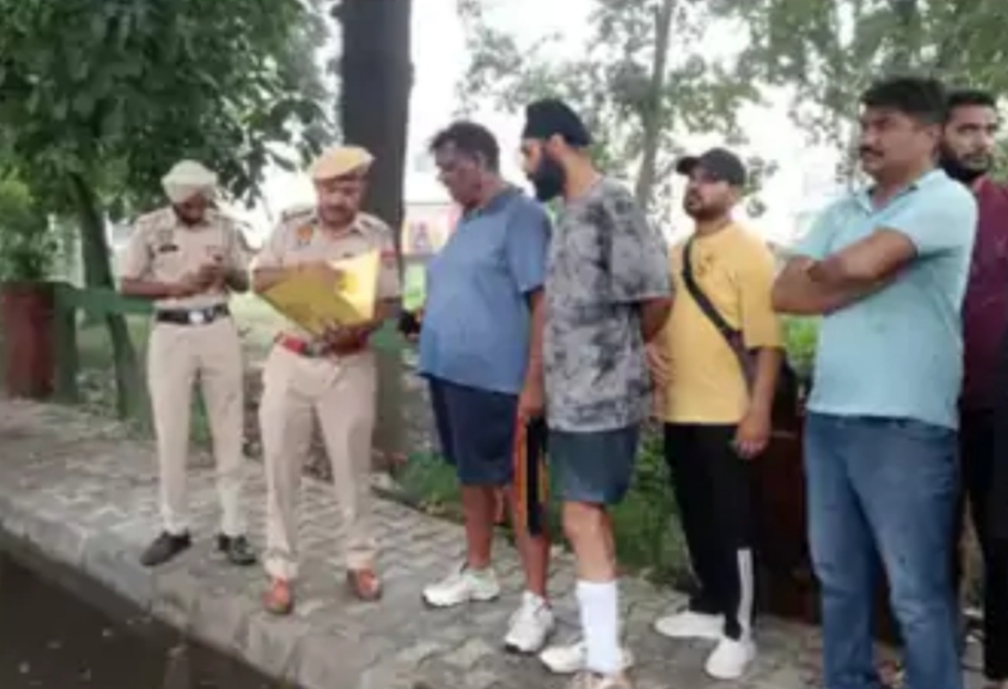 You are currently viewing जालंधर में आप नेता से लुटेरे गनपॉइंट पर बुलेट बाइक छीन कर हुए फरार