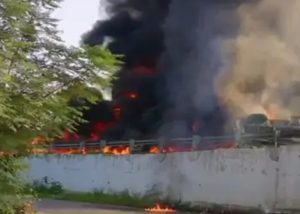 Read more about the article जालंधर-दिल्ली नेशनल हाईवे पर बड़ा हादसा, तीन गाड़ियां जलकर हुई राख