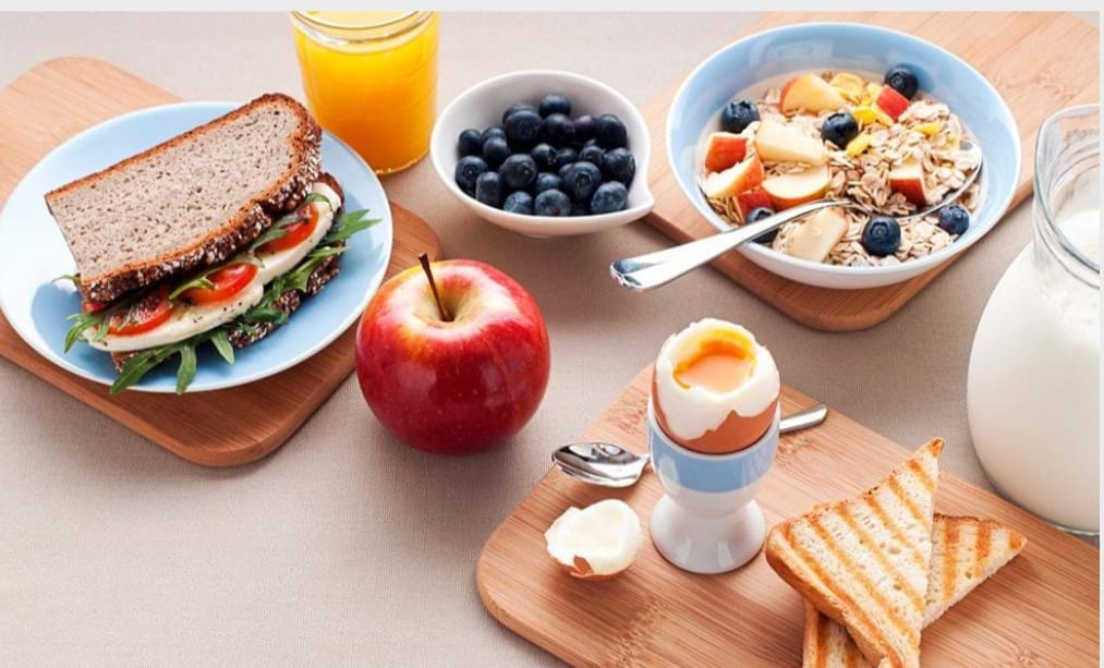 You are currently viewing Healthy Breakfast : नाश्ते में शामिल करे ये चीजें, दिन भर रहेंगे फिट व एनर्जी से भरपूर