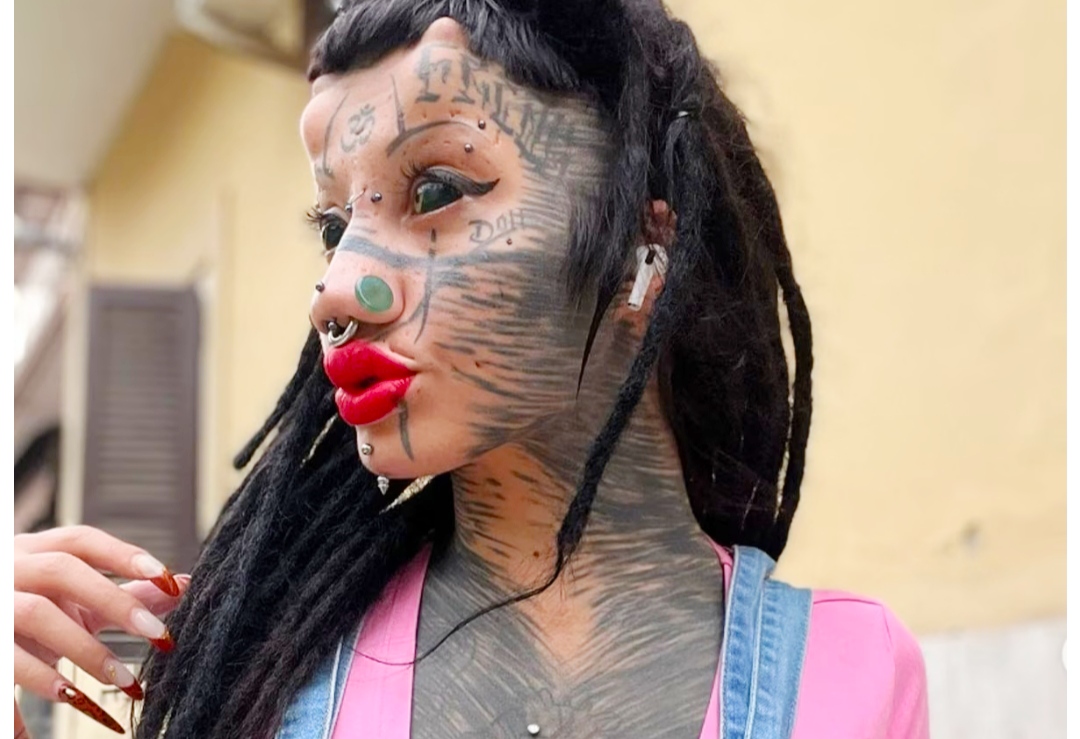 Read more about the article बिल्ली की तरह बनने के लिए लड़की ने पानी की तरह बहाया पैसा , अब दिखती है ऐसी