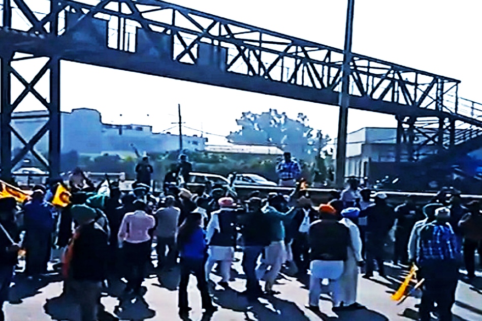 You are currently viewing जालंधर में आज किसानों द्वारा लगाए गए धरने को लेकर राहत भरी खबर आई सामने