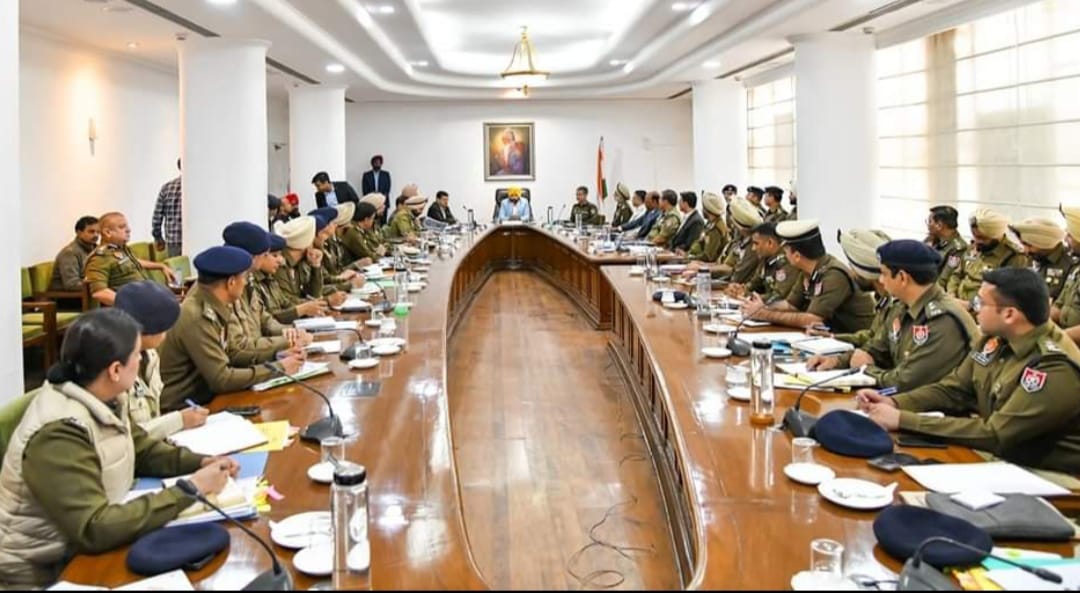 You are currently viewing मुख्यमंत्री भगवंत मान ने पंजाब के सभी CP और SSP के साथ की मीटिंग, दिए कड़े आदेश