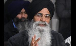 Read more about the article बंद होगी गुरुघरों में सिरोपा देने की प्रथा, SGPC का बड़ा फैसला