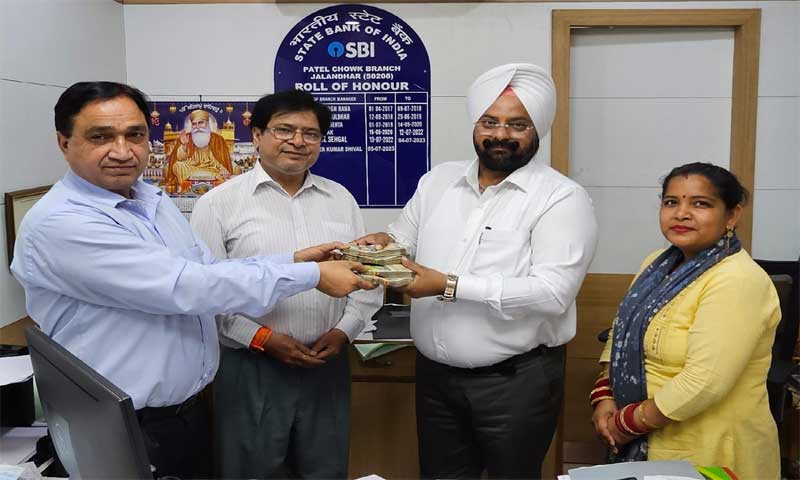 You are currently viewing आज के समय में भी ईमानदारी जिंदा है , जगजीत सिंह लक्की बने मिसाल