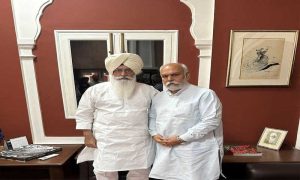 Read more about the article डेरा राधा स्वामी ब्यास प्रमुख बाबा गुरिंदर सिंह ढिल्लों से महेंद्र सिंह के.पी. ने की मुलाकात