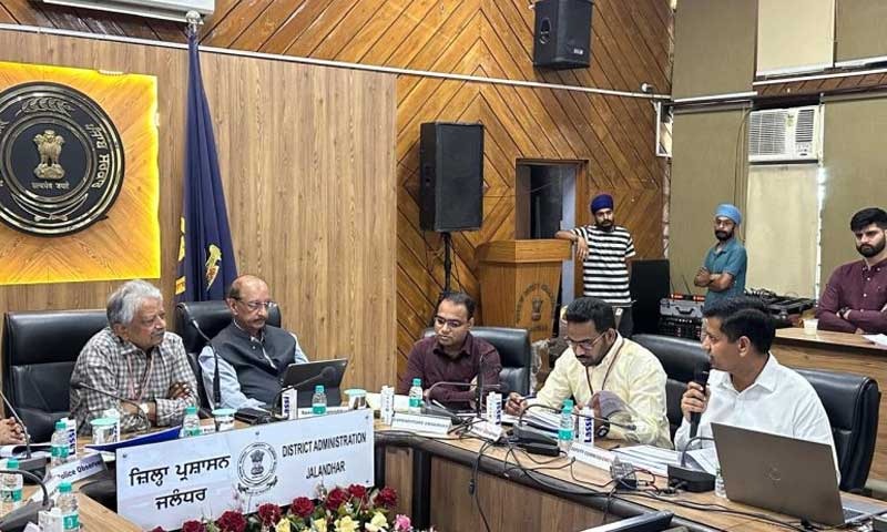 You are currently viewing विशेष आब्जर्वरों का पोलिंग स्टाफ को संदेश – चुनाव ड्यूटी को राष्ट्रीय कर्तव्य समझकर निभाएं